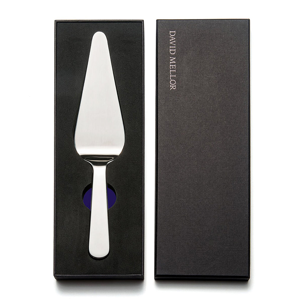Chelsea cake server, boxed. Heavy weight satin-finish stainless steel with one side serrated. Gift boxed individually.  PRODUCT CODE 2524256. Height: 3.5cm Length: 26cm Width: 5.5cm Material: Stainless steel Dishwasher safe: Yes.