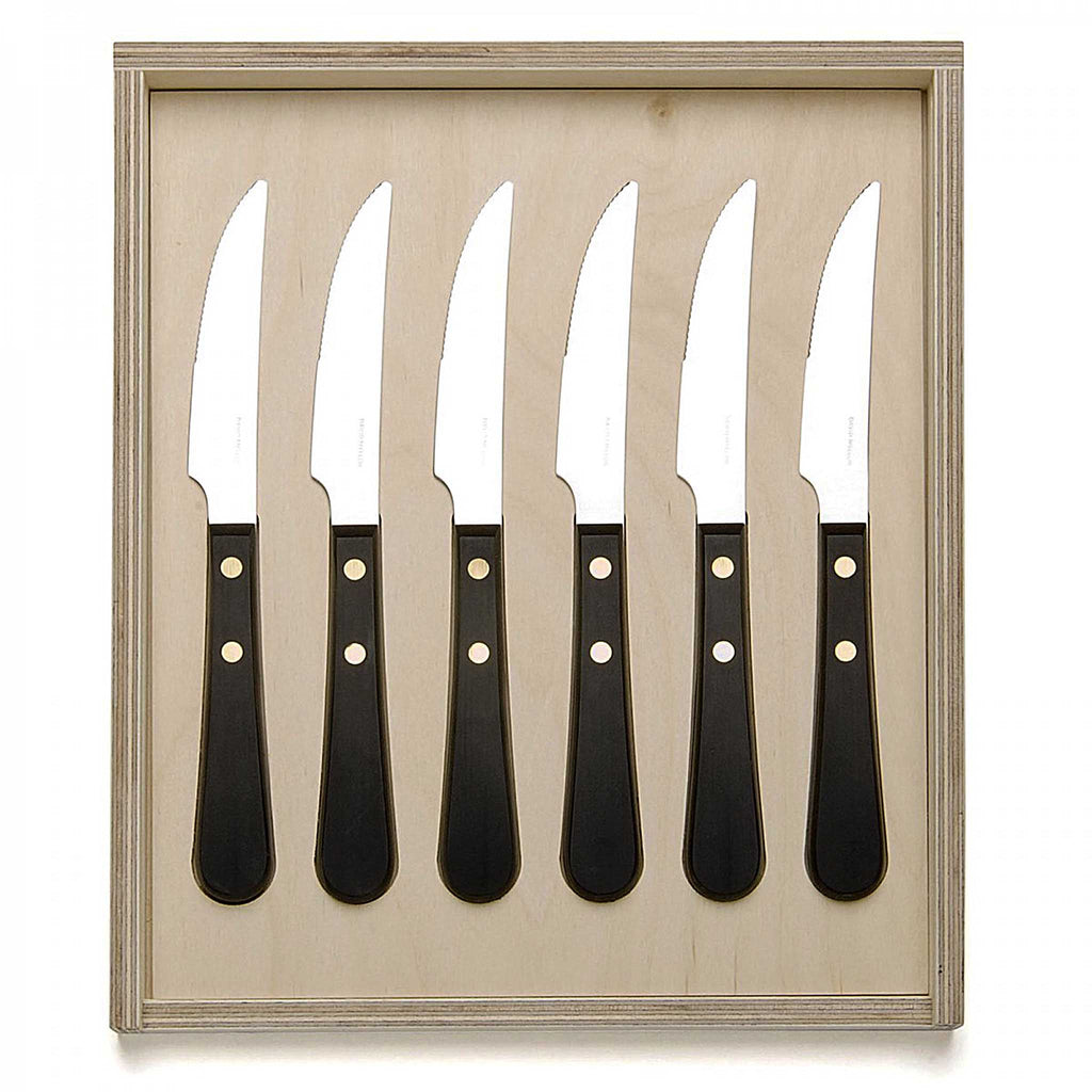 DAVID MELLOR CUTLERY David Mellor Provençal black steak knife set. Each knife: Length: 29cm Width: 25cm Depth: 2.5cm Material: Birch plywood, martensitic steel, acetal resin, brass. PRODUCT CODE 2518030.