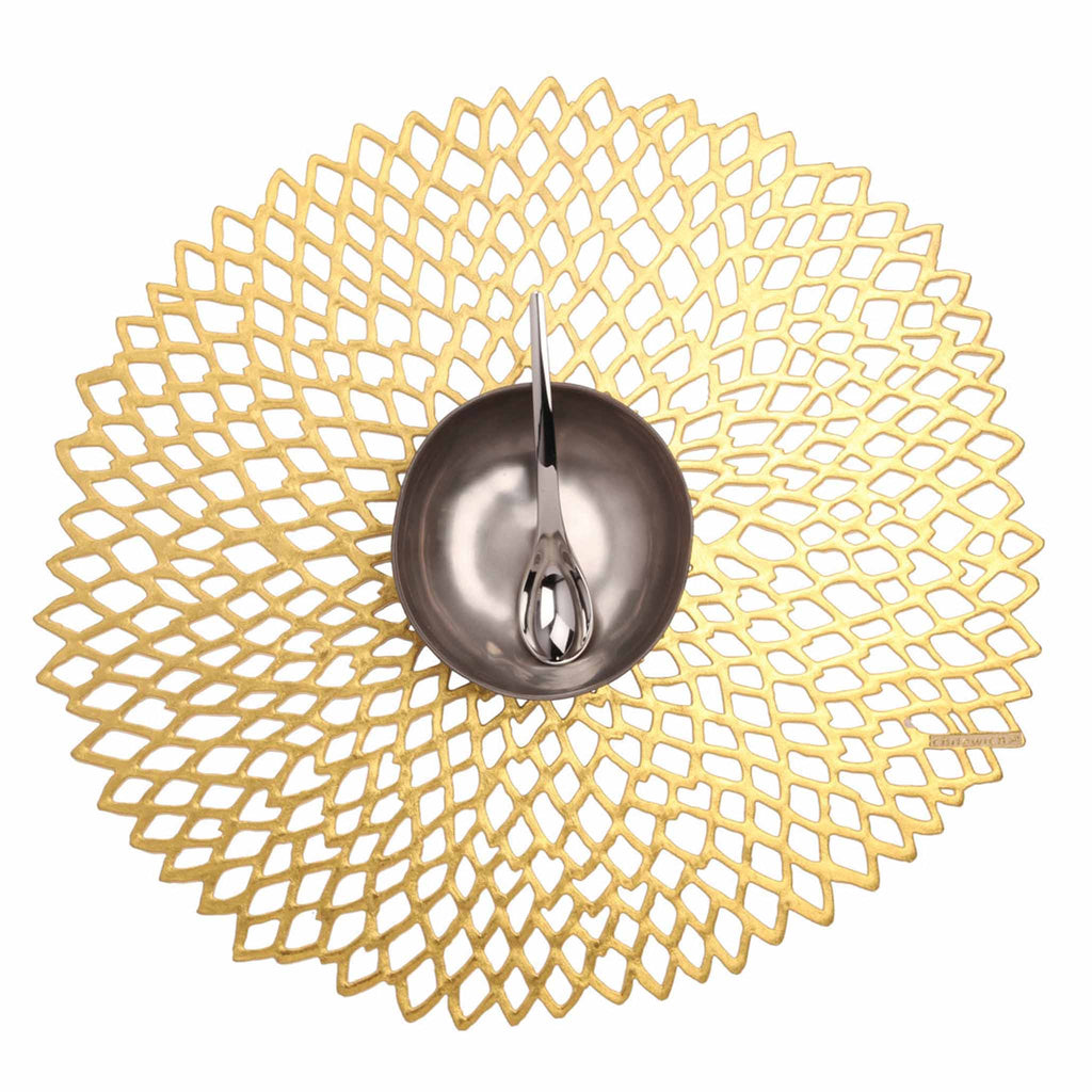 Chilewich Dahlia Round placemat in gold 100142-003.