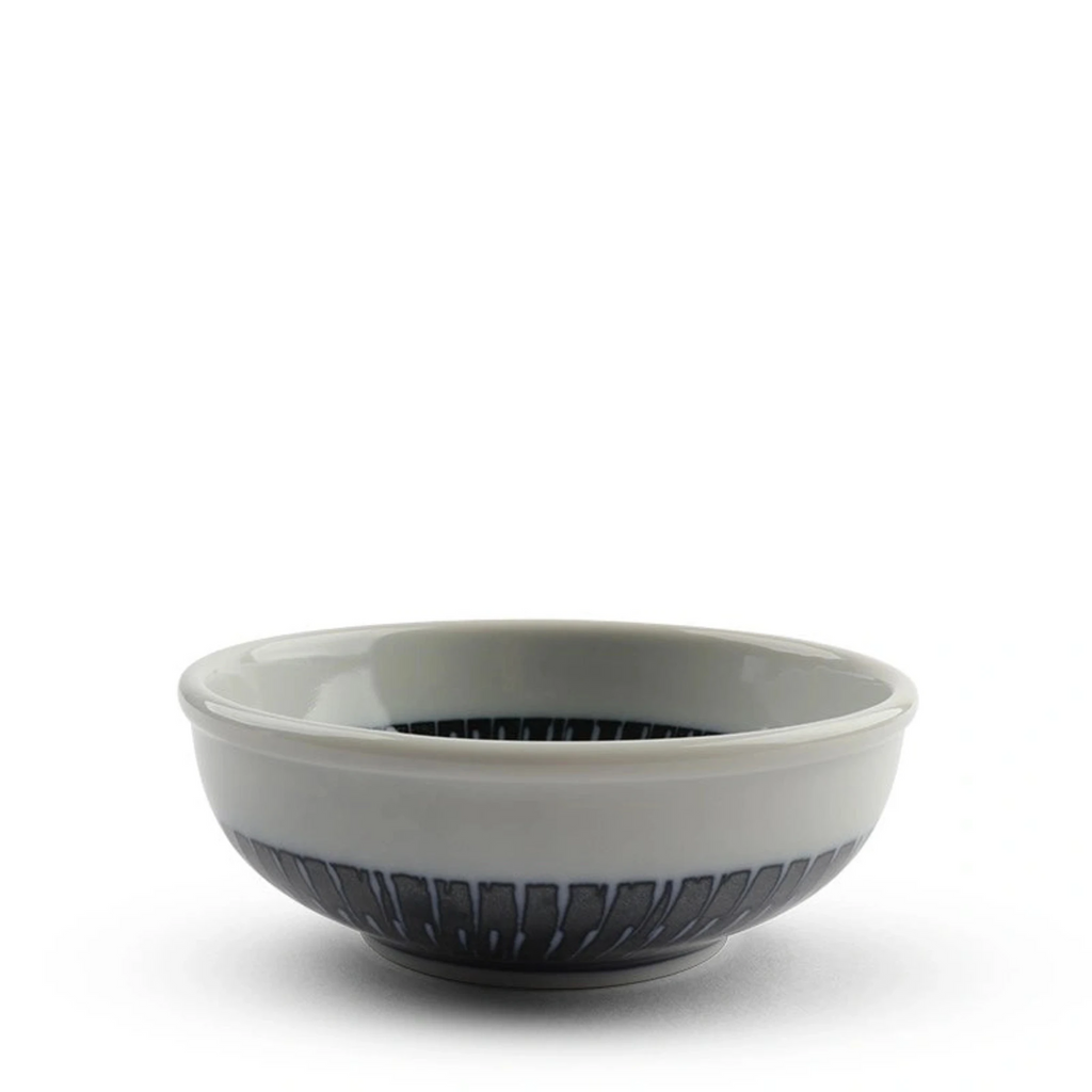 Tobikanna Blue Sauce Bowl. SKU 170-610B. UPC 845332034527. 4.25" diameter x 1.5"h. Ceramic.
Microwave/dishwasher safe. Made in Japan.