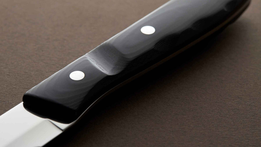 Old Farmer is a beautiful and rustic stainless steel steak cutlery. Old Farmer Black has a high-quality POM plastic handle, while Old Farmer Classic features a pressed rosewood handle. The cutlery is designed by Bent Severin, an industrial designer who worked with perfection in every material. 