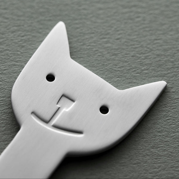 Animal Friends is a charming children’s stainless steel cutlery set designed by Karin Mannerstål. When the little rabbit, bear, cat and monkey find their way to the table, the kids have made friends who are happy to help make the meal even more fun. Ideal for children aged 1-4. Dishwasher safe.