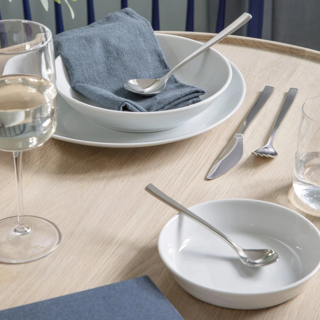 Fuga has a classic design with softly rounded lines that rest comfortably in the hand, and a refined contrast in the matte handles and polished bowls. Made of polished18/8 stainless steel, the cutlery reflects both quality and timeless appeal. Tias Eckhoff designed the iconic set in 1962, and its design conveys clarity with an impression of subtle precision. 