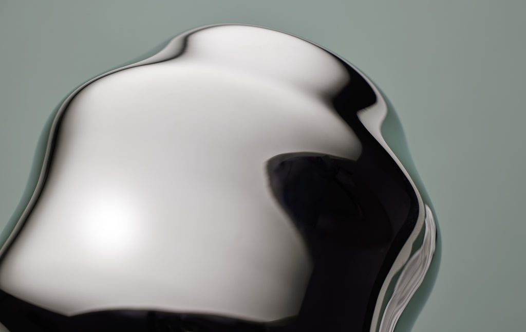The design is inspired by the natural area around the small village of Dorotea. Here, ice has created a landscape of mountains, valleys and large open areas which together form soft, fluid shapes that endlessly flow together. This transition is often overlooked, but the adventurous and surprising part of the design lies precisely here. With its minimalist and organic shapes, the Dorotea collection combines tradition and artisanal design on an international level.