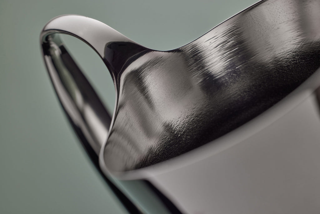 The design is inspired by the nature around the small village of Dorotea. Here the ice the ice has created a landscape of mountains, valleys and large open spaces that together form soft, flowing shapes that endlessly replace each other. This transition is often overlooked, yet this is where the adventurous and surprising part of the design lies. With its minimalistic and organic shapes, the Dorotea collection combines tradition and craftsmanship with design on an international level.