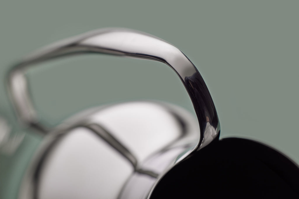 The design is inspired by the nature around the small village of Dorotea. Here the ice the ice has created a landscape of mountains, valleys and large open spaces that together form soft, flowing shapes that endlessly replace each other. This transition is often overlooked, yet this is where the adventurous and surprising part of the design lies. With its minimalistic and organic shapes, the Dorotea collection combines tradition and craftsmanship with design on an international level.