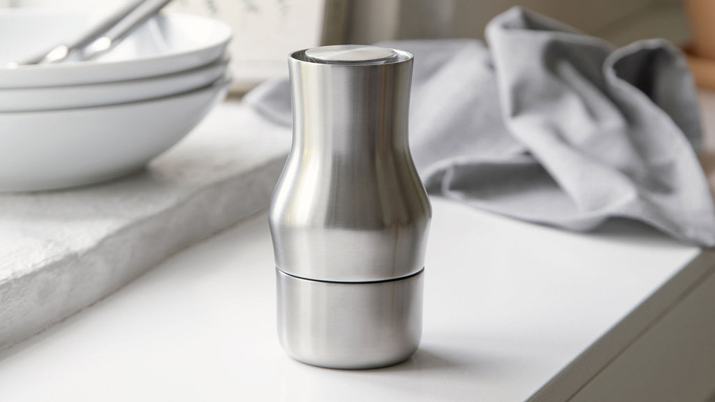 The design is inspired by the nature around the small village of Dorotea. Here the ice the ice has created a landscape of mountains, valleys and large open spaces that together form soft, flowing shapes that endlessly replace each other. This transition is often overlooked, yet this is where the adventurous and surprising part of the design lies. With its minimalistic and organic shapes, the Dorotea collection combines tradition and craftsmanship with design on an international level.