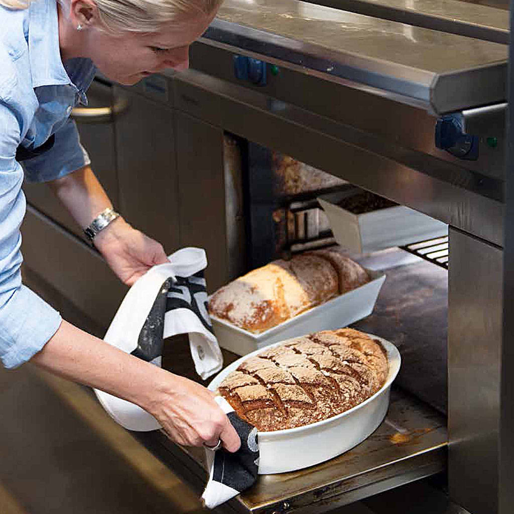 250°C Plus stands for extreme sturdiness and versatile application. There are also no limits set while baking and in addition to that the dishes are extremely easy to clean!