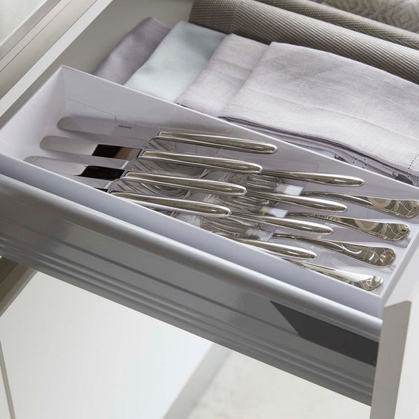 Gone are the days of clinking silverware; with our Diagonal Cutlery Case, your silverware is on display in the best way!