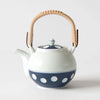 What makes this teapot different from a regular teapot is the beautifully dyed large polka dot pattern. Polka-dot tableware was produced in large numbers during the period of rapid economic growth around 1965, but the amount of production gradually decreased due to the labor involved in hand-carving the polka-dot patterns one by one. Currently, only Soesen Seitosho, the kiln that produces the Hizen Yoshida polka dot tableware, is the only one that handles polka dot tableware.