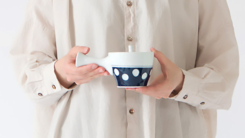 SKU 62497 Soesen Mizutama Kyushu (Side Handle) Teapot. Dimensions: 9cm H. X 10cm diameter. Material: porcelain. Capacity: 9.3 fl.oz. / 275 mL Care: dishwasher and microwave safe. 