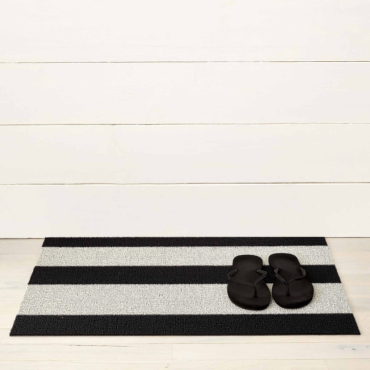 ANY_floor_shag_boldstripe_blac