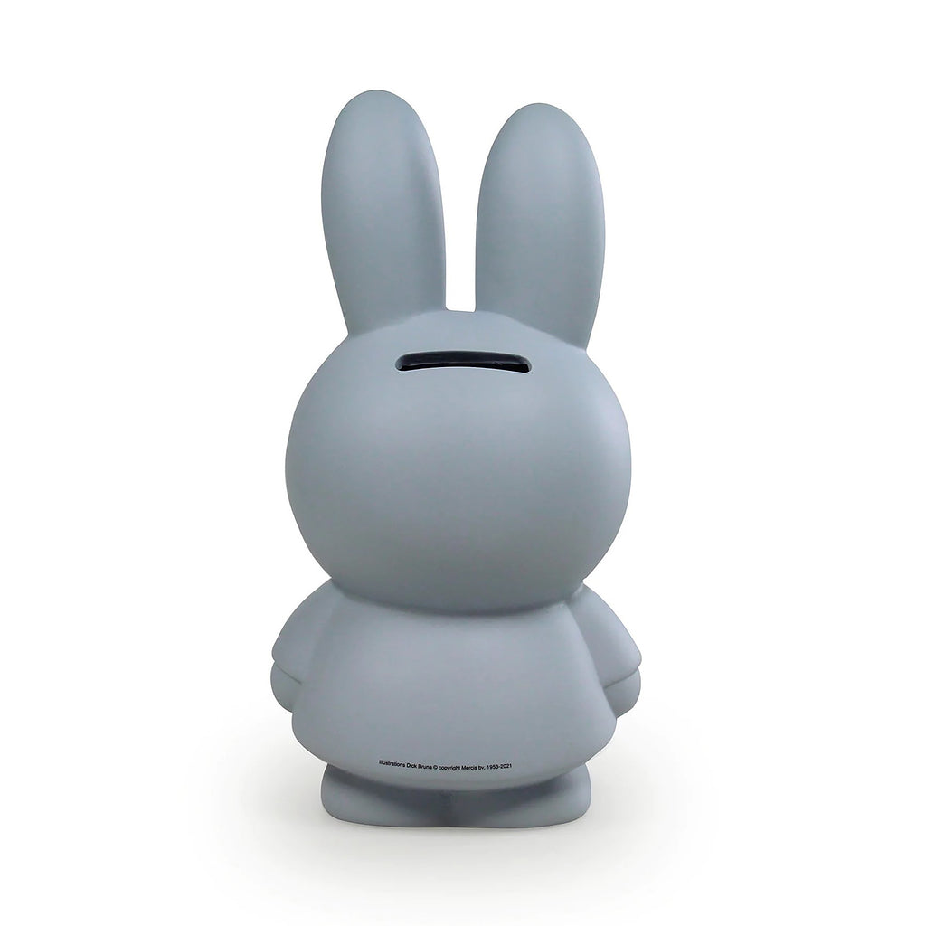 Miffy, the sweet little bunny, and her friend, Boris, are now available in cute money banks in a variety of colors and shapes. The perfect maternity gift or gift for a birthday for both boys and girls! You can also combine the different sizes and colors and put together your own Miffy and Boris family.