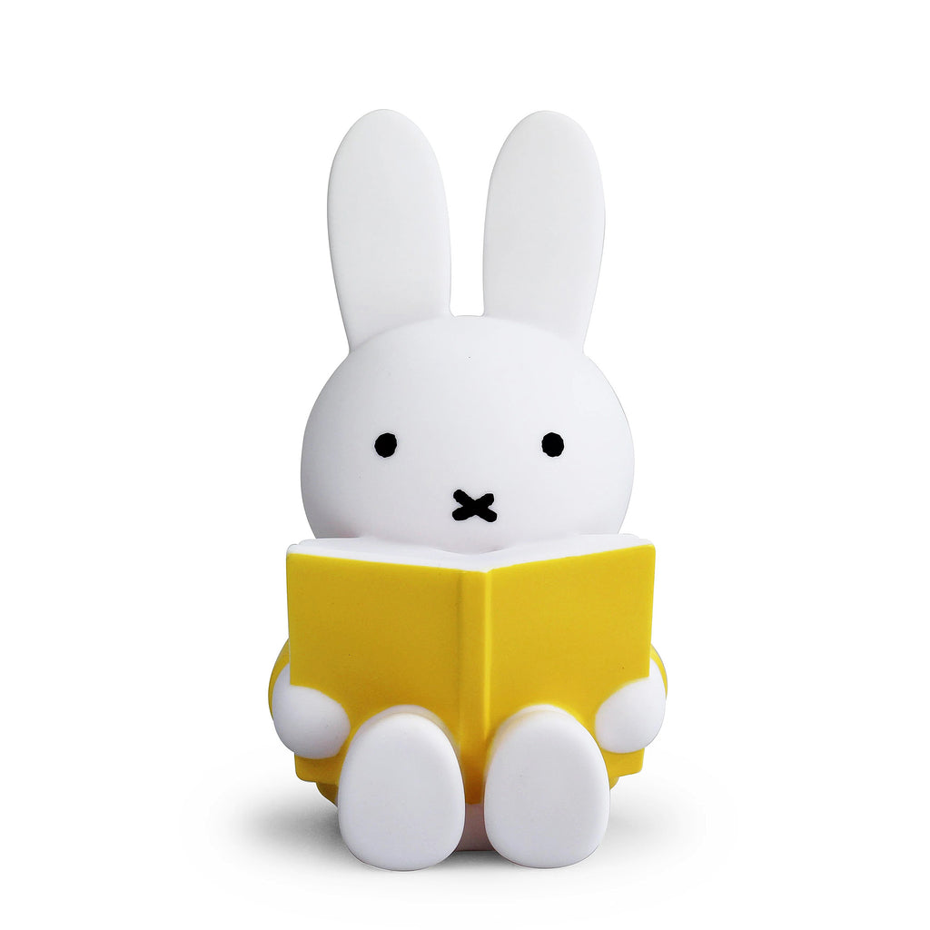 Miffy, the sweet little bunny, and her friend, Boris, are now available in cute money banks in a variety of colors and shapes. The perfect maternity gift or gift for a birthday for both boys and girls! You can also combine the different sizes and colors and put together your own Miffy and Boris family.