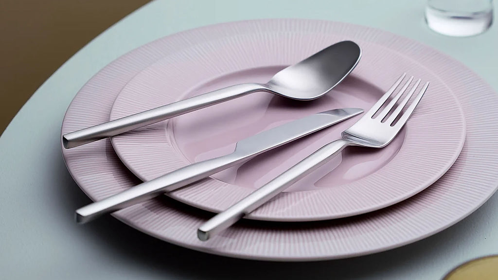 With Dorotea cutlery, Monica Förster has created a modern classic in matte finish stainless steel. Dorotea is distinguished by a dramatic shape which is distinctive yet soft. The perfect balance of the cutlery brings harmony to any table setting. Dorotea is a timeless cutlery that combines Gense’s tradition and craftsmanship with design at an international level. Dishwasher safe.