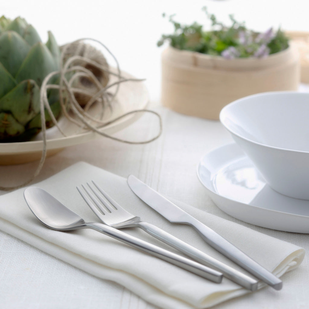 With Dorotea cutlery, Monica Förster has created a modern classic in matte finish stainless steel. Dorotea is distinguished by a dramatic shape which is distinctive yet soft. The perfect balance of the cutlery brings harmony to any table setting. Dorotea is a timeless cutlery that combines Gense’s tradition and craftsmanship with design at an international level. Dishwasher safe.
