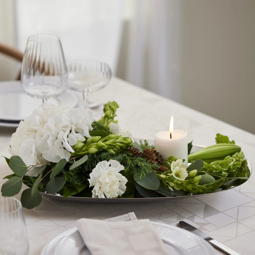 Crafted from high-quality polished stainless steel (SS304), this dish is part of the Dorotea collection - an homage to the natural beauty surrounding the small village of Dorotea. Shaped by ice over centuries, the region's landscape of mountains, valleys, and wide-open spaces has inspired soft, fluid forms that seamlessly flow together. Often overlooked, these transitions are where the true artistry lies - subtle, yet full of movement and surprise. 