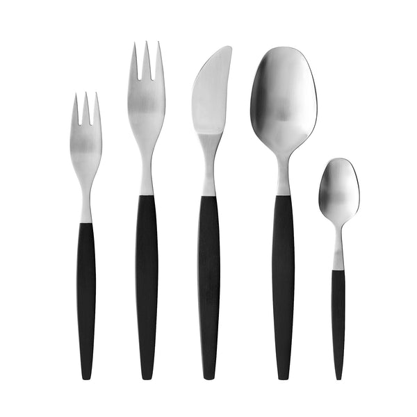 In 1955 Folke Arström designed the flatware collection Focus de Luxe for Gense. Among all the accolades it received, the design was hailed by The New York Times as "one of the 100 best designed products of modern times."