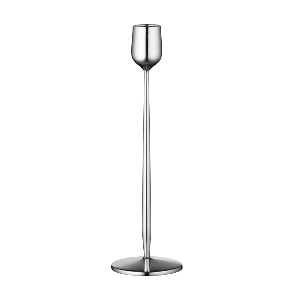 GENSE Dorotea Candlestick SKU 30088. The design is inspired by the natural area around the small village of Dorotea. Here, ice has created a landscape of mountains, valleys and large open areas which together form soft, fluid shapes that endlessly flow together. This transition is often overlooked, but the adventurous and surprising part of the design lies precisely here. With its minimalist and organic shapes, the Dorotea collection combines tradition and artisanal design on an international level.