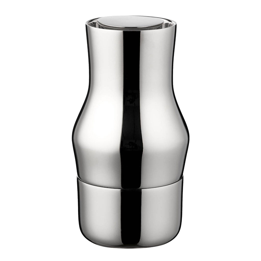 The Dorotea mills are made from recycled stainless steel. This means that the stainless steel has had a past life. In addition to being extremely durable, stainless steel can be melted down and transformed into new products without losing its properties and qualities. Stainless steel can be endlessly recycled, meaning it is a material that keeps on giving.