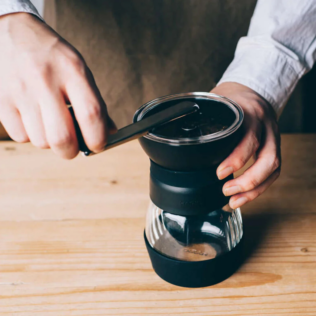 With a refined design, enhanced features, and improved comfort, the next-generation HARIO Skerton Pro makes every grind smoother and more enjoyable. Designed for versatility, this hand grinder delivers consistent results across a variety of grind styles, from pour-over to French press and beyond.