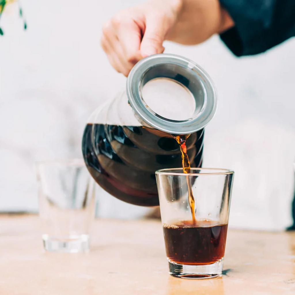 Our classic “beehive” server is crafted entirely from heat-resistant glass, combining timeless design with everyday functionality. Microwave-safe with or without the lid, it makes heating and serving your favorite beverages simple and convenient.