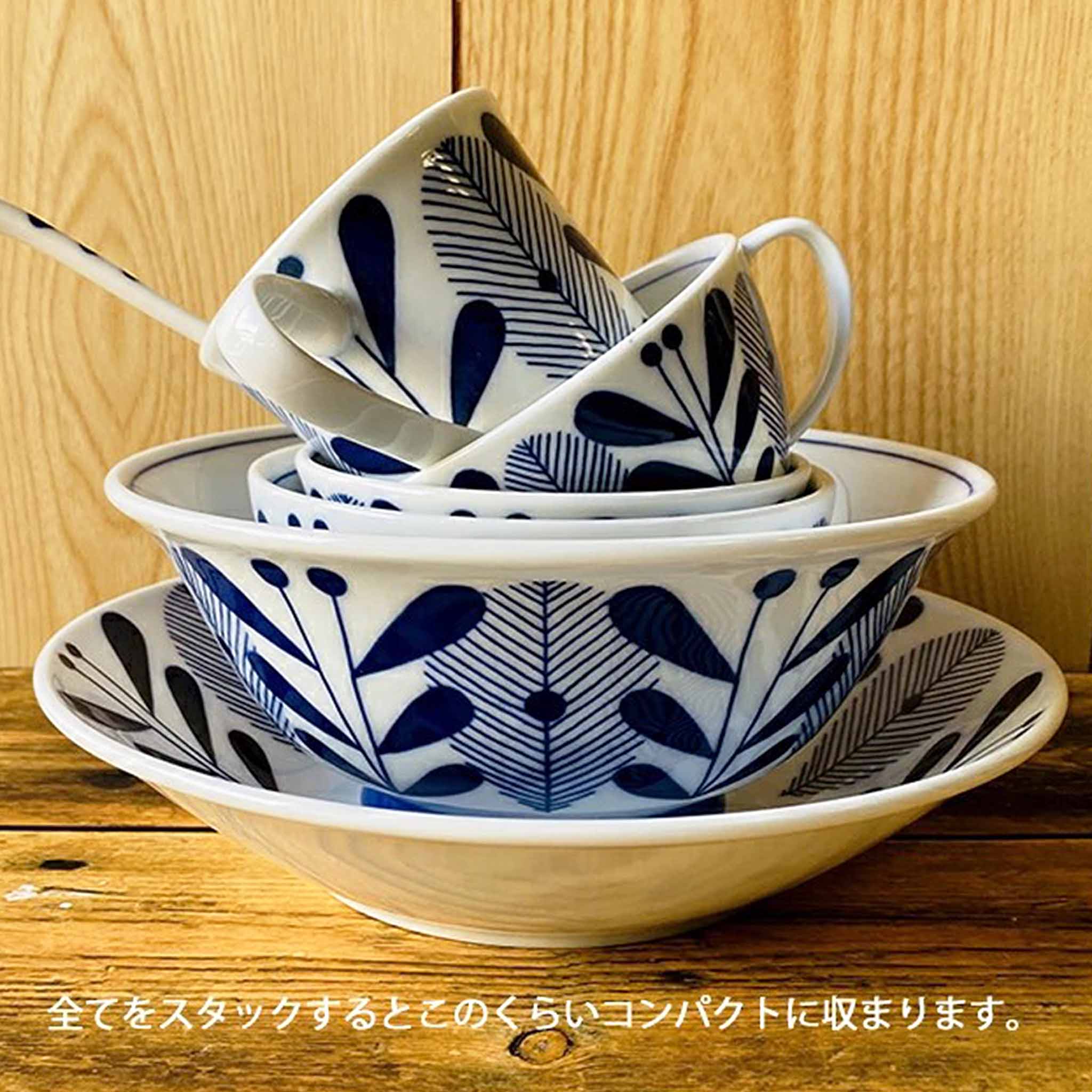 Hallo Bloem Blue and White Dinnerware by Casual Style Japan