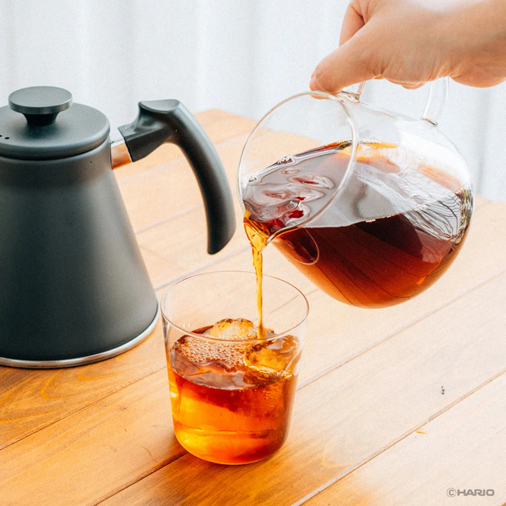 Simplicity Meets Craft: The Barista-Inspired Coffee Server.