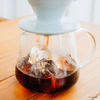 Designed with input from baristas, this coffee server offers effortless handling, mixing, and pouring. Its print-free, rounded design highlights the natural color of coffee, blending simplicity with elegance. With an 80mm diameter, it fits various brewers and ensures easy cleaning after use.