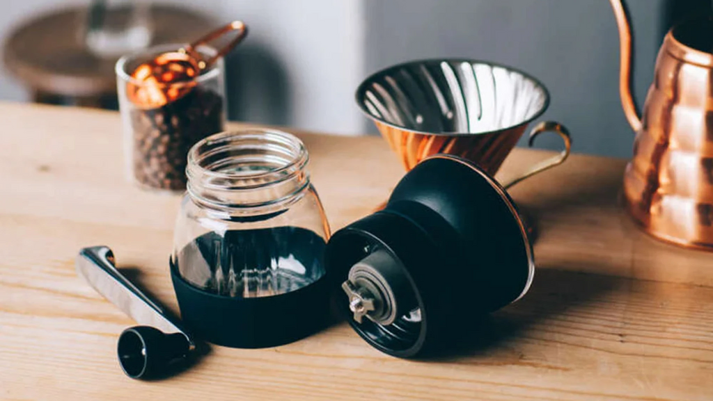 With a refined design, enhanced features, and improved comfort, the next-generation HARIO Skerton Pro makes every grind smoother and more enjoyable. Designed for versatility, this hand grinder delivers consistent results across a variety of grind styles, from pour-over to French press and beyond.