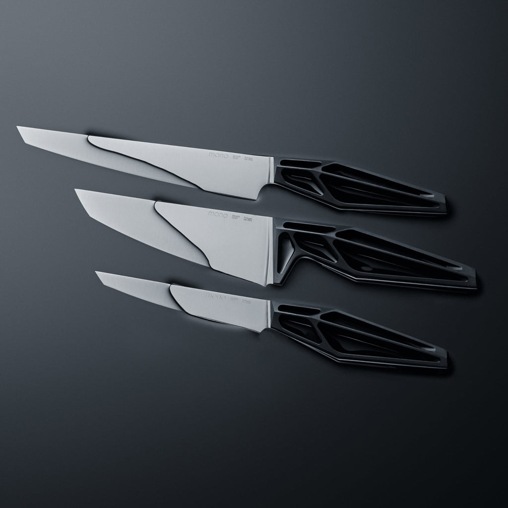 This set consists of Mono SK59 chef's knife, ham slicer and utility knife. The Chef‘s knife with a 17cm blade is the tool of choice for various slicing and cutting jobs. With the 21cm blade of the Ham slicer, even roasts and other meat can be cut perfectly thanks to the particularly smooth cutting edge. The small Utility knife with its 14cm blade is the ideal kitchen helper for fruit and vegetables.