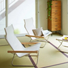 The first model in Nychair X series. The seat height is the lowest in this model, and it gives the greatest sense of grounding. Thanks to a generous seat depth, the chair allows the whole body to lay back and rest. When paired with Ottoman, it can provide even more relaxing experience.