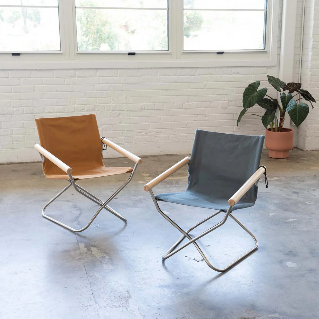 The innovative method of folding the chair by turning both ends of the backrest inwards was invented for Nychair X 80. The chair is even lighter than Nychair X and weighs 6 kg. When folded, it remains upright and its compact size allows to save space and reduces the environmental impact in transport. The chair comes already assembled and can be used straight out of the box.