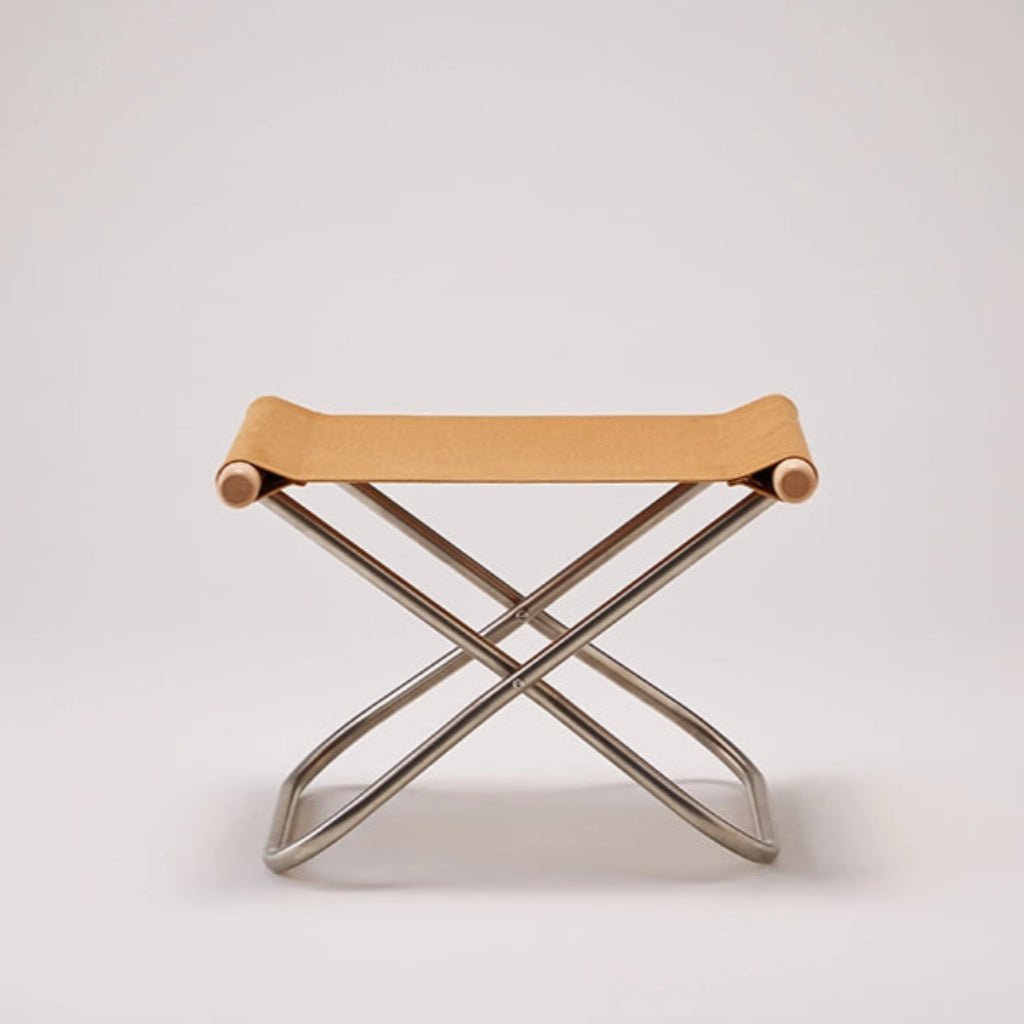 When Ottoman is used together with Nychair X or Nychair X Rocking as a set, it allows you to entrust your whole body in its soft embrace, and enjoy even deeper stages of relaxation.