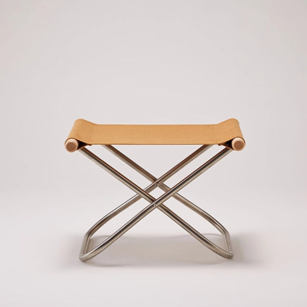 When Ottoman is used together with Nychair X or Nychair X Rocking as a set, it allows you to entrust your whole body in its soft embrace, from head to toe, and enjoy even deeper stages of relaxation.