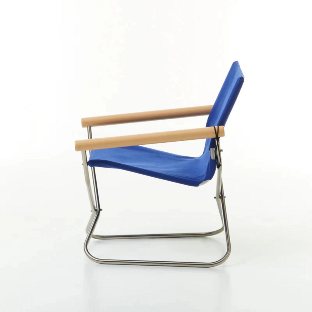 The comfort comes from a combination of thoughtfully chosen height and angle of the armrests; the backrest's curvature, which supports the natural position of the spine; and seat height that allows you to firmly place both feet on the ground.