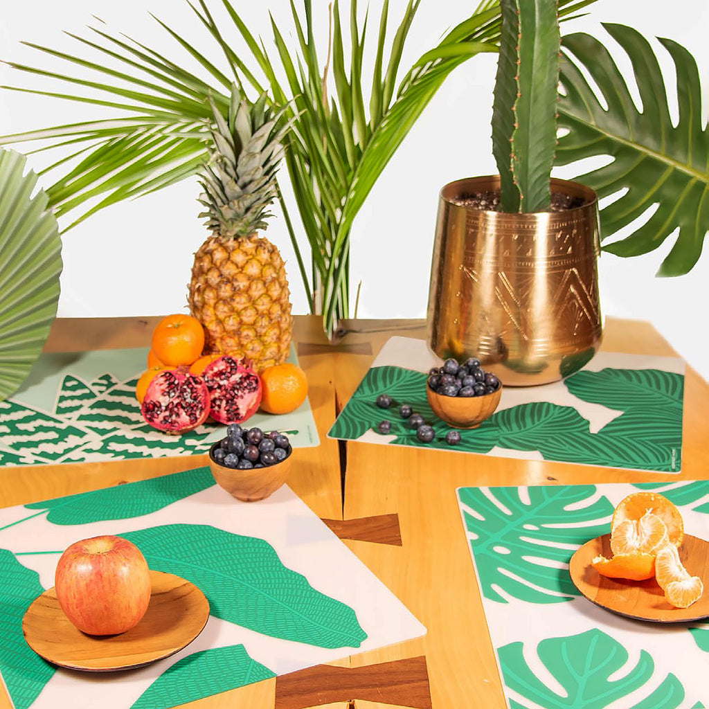 Made from plastic-free silicone & hand silk-screened with nature-inspired designs, the modern-twist monstera deliciosa placemat delivers eco-friendly, elegant style to your home. 