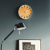 This modern, classic wall clock will stay in fashion until the end of time. Equally at home in an urban office as in a warm, modern kitchen. 