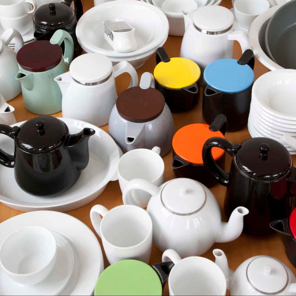 Penrose is a fine porcelain classical tea set with stainless steel filter.

The aesthetic, characterized by the “S” shaped nozzle, is radically classical. Although the features are resolutely contemporary such as the generous and thermo insulated handle or the stainless steel filter, directly aimed at the eco responsible consumers.
