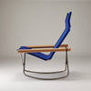 Its sleek silhouette with rounded legs seems even lighter than in Nychair X, as if it were floating in the room. It is also easier to get up from the chair thanks to the higher seating position and the momentum of the rocking movement.