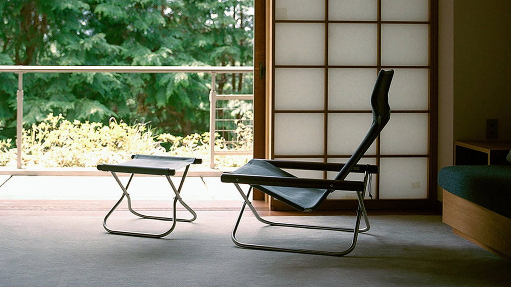 The angles and materials of each seat, armrest, and backrest are carefully crafted to support the body. The fabric adjusts itself to the shape and weight of the user's body, embracing it gently.The soft seat surface and smooth wooden armrests are pleasant to touch.