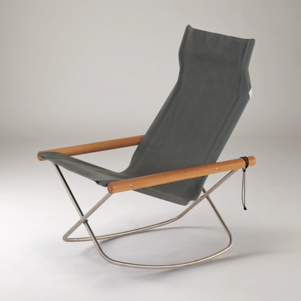 Nychair X Rocking provides a smooth and gentle swaying motion that can be stopped at any desired angle.

Its sleek silhouette with rounded legs seems even lighter than in Nychair X, as if it were floating in the room. It is also easier to get up from the chair thanks to the higher seating position and the momentum of the rocking movement.