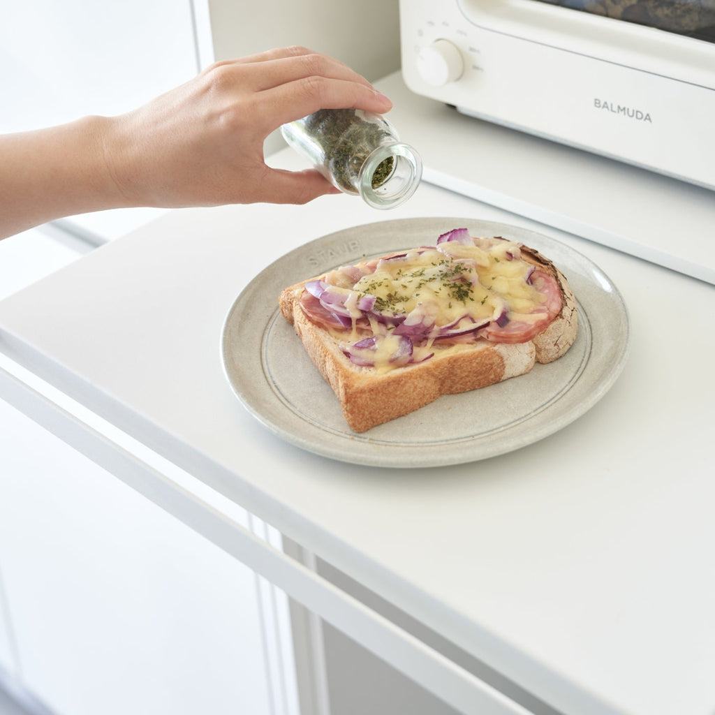 Easy-access pull-out shelf. The drawer can be pulled out up to 8 inches, while the shelf can be extended up to approximately 9.8 inches.