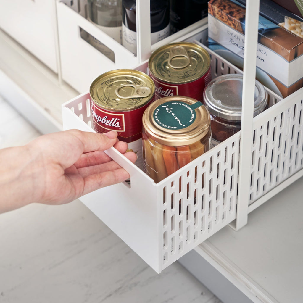 From toiletries to cleaning items, make full use of your space and enjoy the convenience of the pull-out drawers. The bins are designed to ventilate, so you can even use them in the pantry to keep staple vegetables in stock!