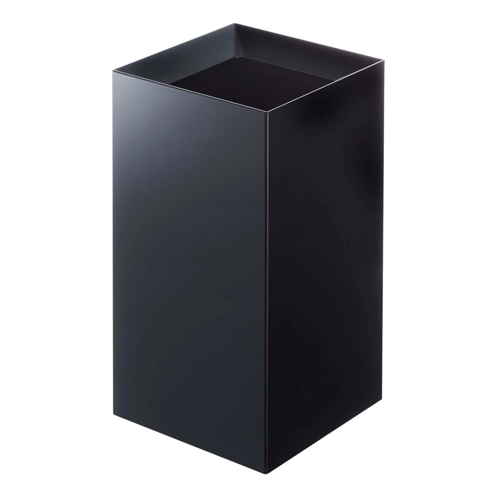 Yamazaki Home Tower Trash Cans offer much more than meets the eye. The slanted opening was integrated to hide unsightly trash within. An interlocking design pins your trash bag in place while simultaneously hiding the unattractive bin liner. Lastly, a handle at the back makes for easy emptying. It’s just so clever!
