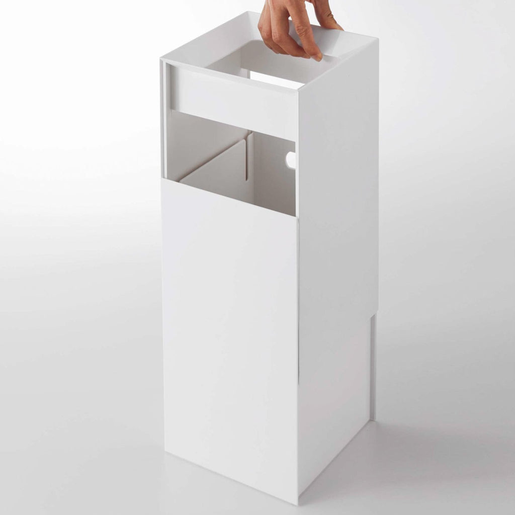 Trash liners can be annoying to replace and even more annoying when they slip or slide down the barrel of the bin. The interlocking design of this clever trash will secure the liner, making sure it never slips out of place.
