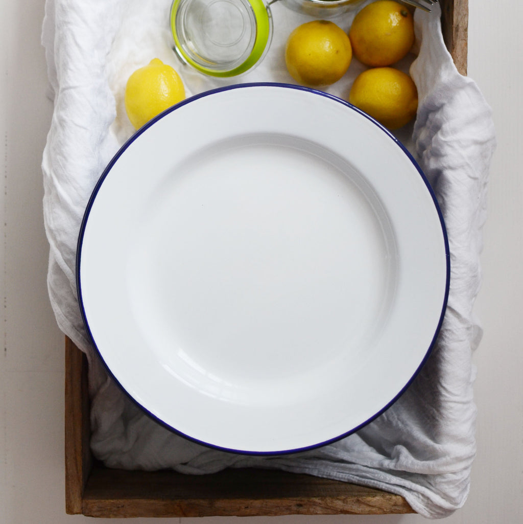 As well as timeless elegance, Falcon Enamelware has enduring strength. Enamelware is porcelain fused onto heavy-gauge steel, giving it many admirable qualities - durability, smoothness and chemical-resistance. It can assume brilliant, long-lasting colours, and cannot burn. If you drop it, it may chip but it won’t break. Dishwasher-safe and oven-safe up to 530F / 270C, it can also be used on gas and electric hobs.