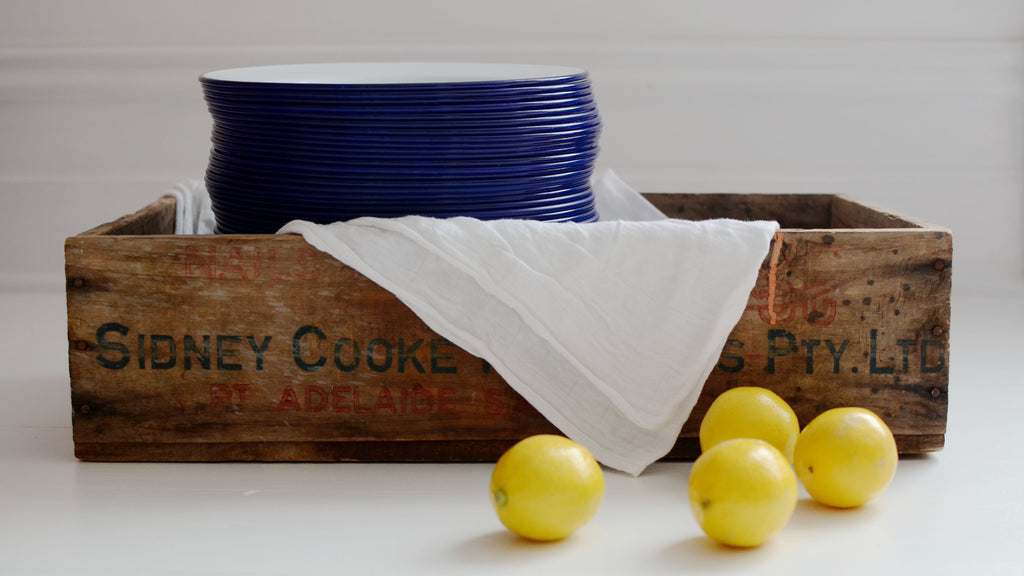 As well as timeless elegance, Falcon Enamelware has enduring strength. Enamelware is porcelain fused onto heavy-gauge steel, giving it many admirable qualities - durability, smoothness and chemical-resistance. It can assume brilliant, long-lasting colours, and cannot burn. If you drop it, it may chip but it won’t break. Dishwasher-safe and oven-safe up to 530F / 270C, it can also be used on gas and electric hobs.