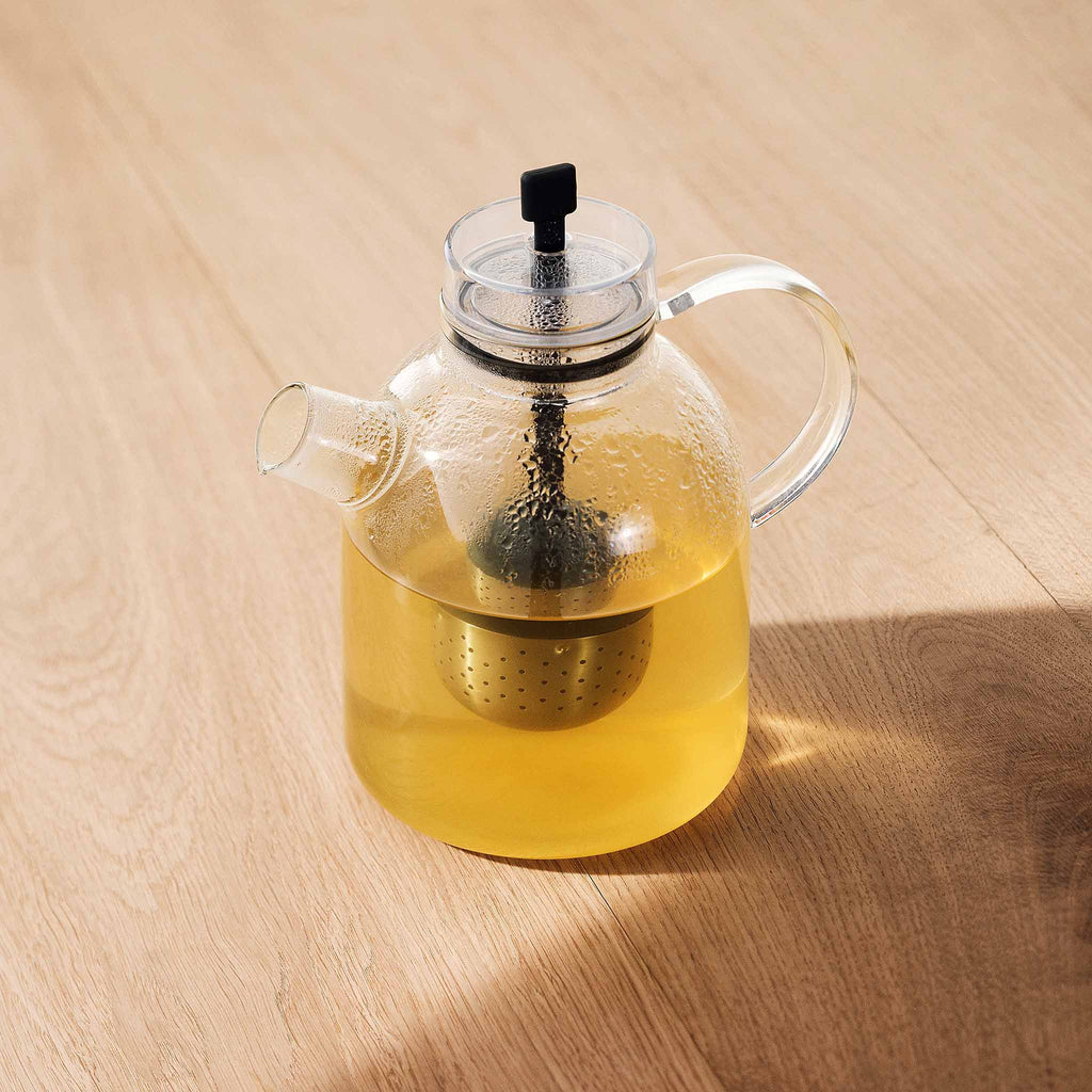 The Kettle Teapot is intended to slot into your tea drinking daily ritual. Its design is mindful of traditional Oriental cast iron teapots, re-interpreted here in heatresistant glass. K