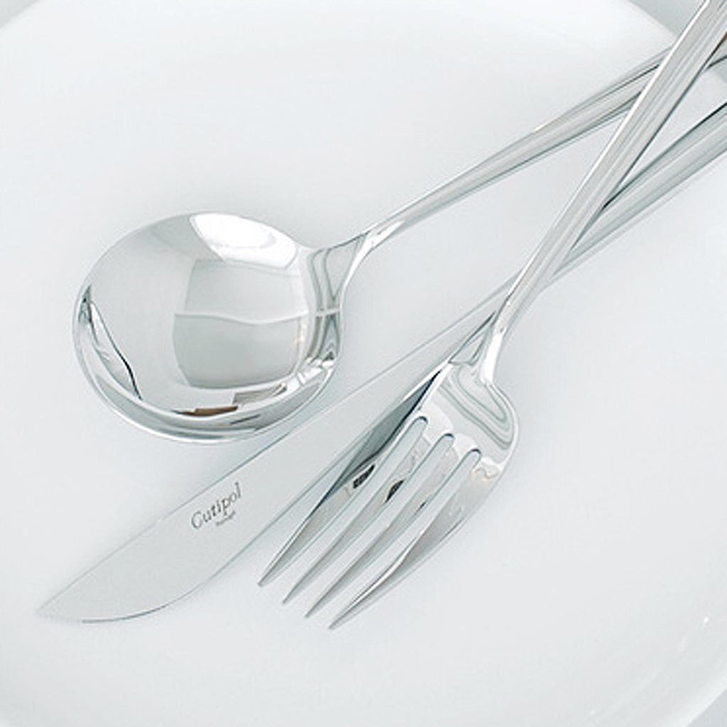 The round and filiform lines fix our eyes and give comfort to the hand. The Moon Mirror Polished collection has the following parts: Dinner knife, Dinner fork, Table spoon, 
